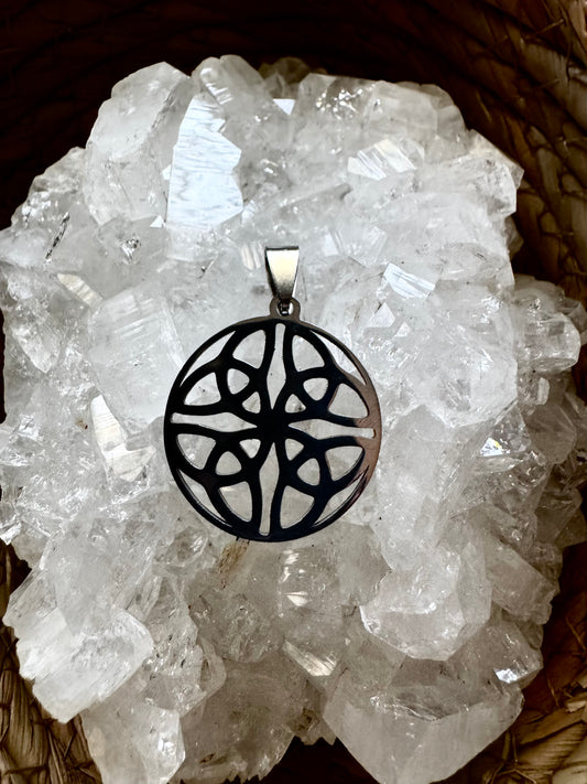 ✨ Colgante Nudo de Dara – Raíz de Sabiduría y Fortaleza ✨