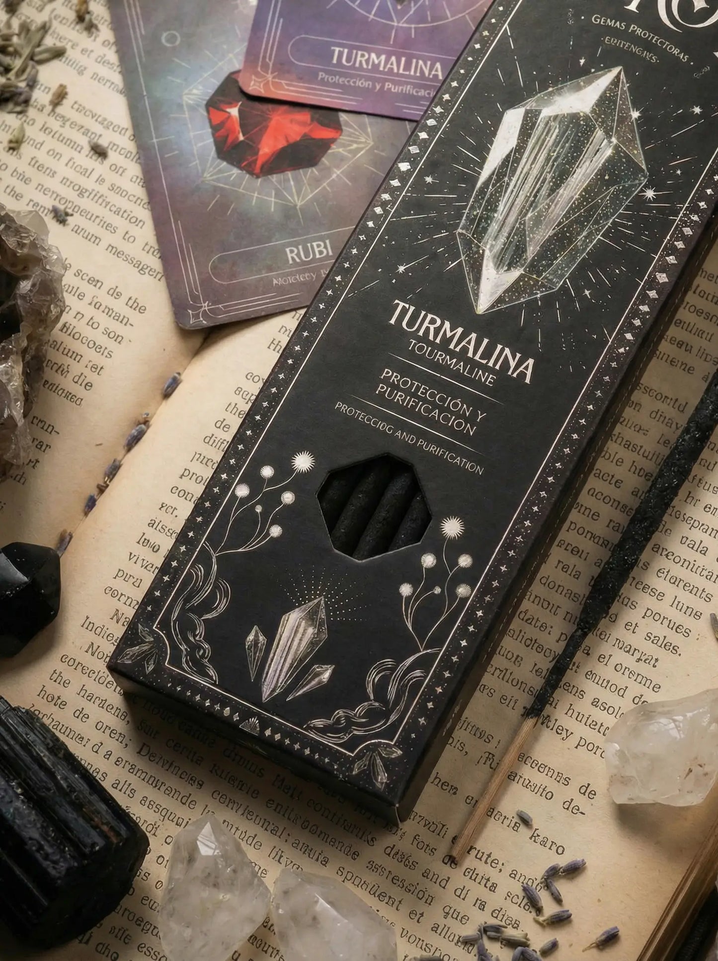 Incienso Tarot Gemas Turmalina Sagrada Madre – Mirra y Jazmín | Protección y Limpieza Energética